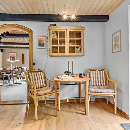 2 Bedroom Pet Friendly In *