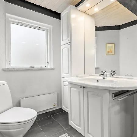 Casa de Férias 2 Bedroom Pet Friendly In *