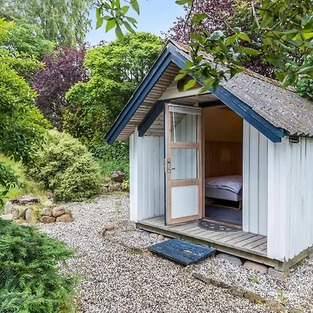 2 Bedroom Pet Friendly In *